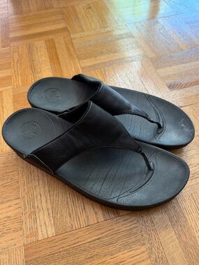 Fitflops LULU Leather Toe-Post Sandals